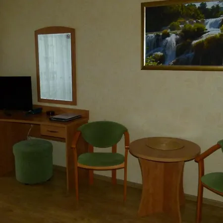 Nocleg ze śniadaniem Ika 3*