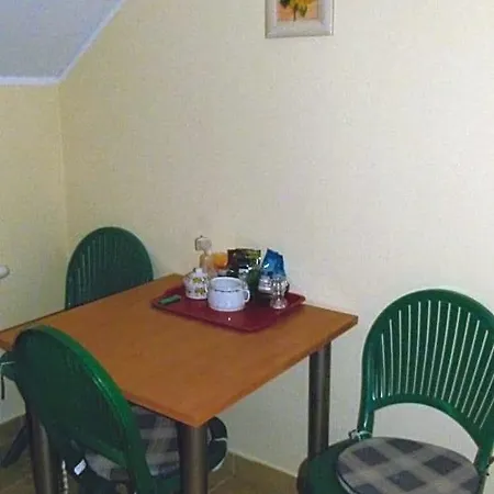 Ika Bed & Breakfast 3*